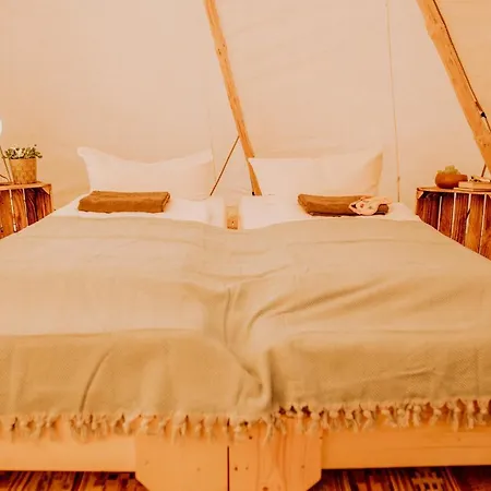 Hotell Raus Und Gut Glamping Am Graebendorfer