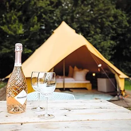 Hotel Raus Und Gut Glamping Am Graebendorfer