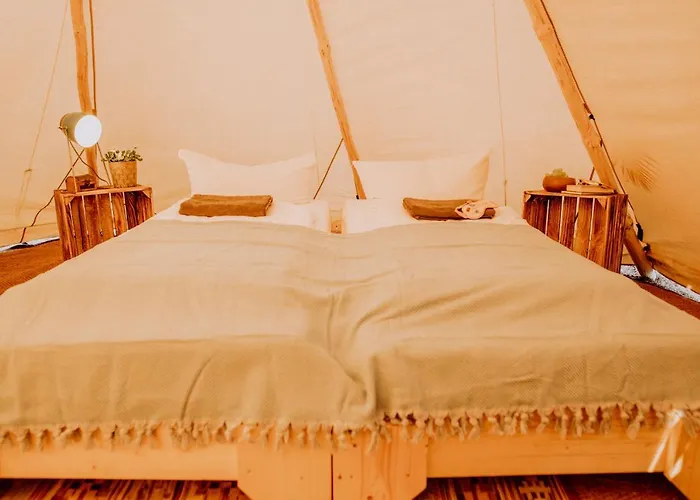 Otel Raus Und Gut Glamping Am Graebendorfer